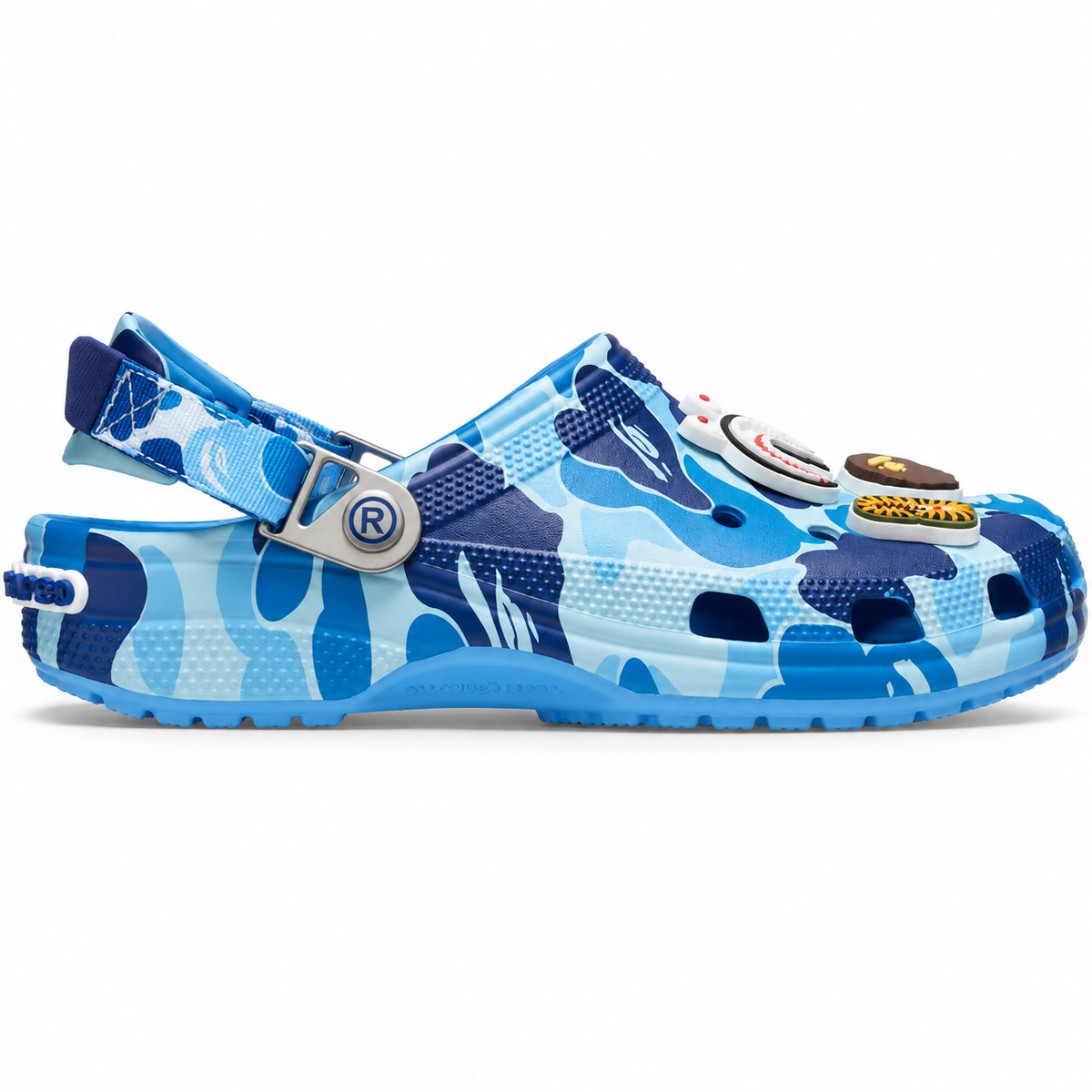 Camo Blue, trois quarts